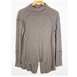 Free People We The Free Turtleneck Split Back Taupe Top Size Medium